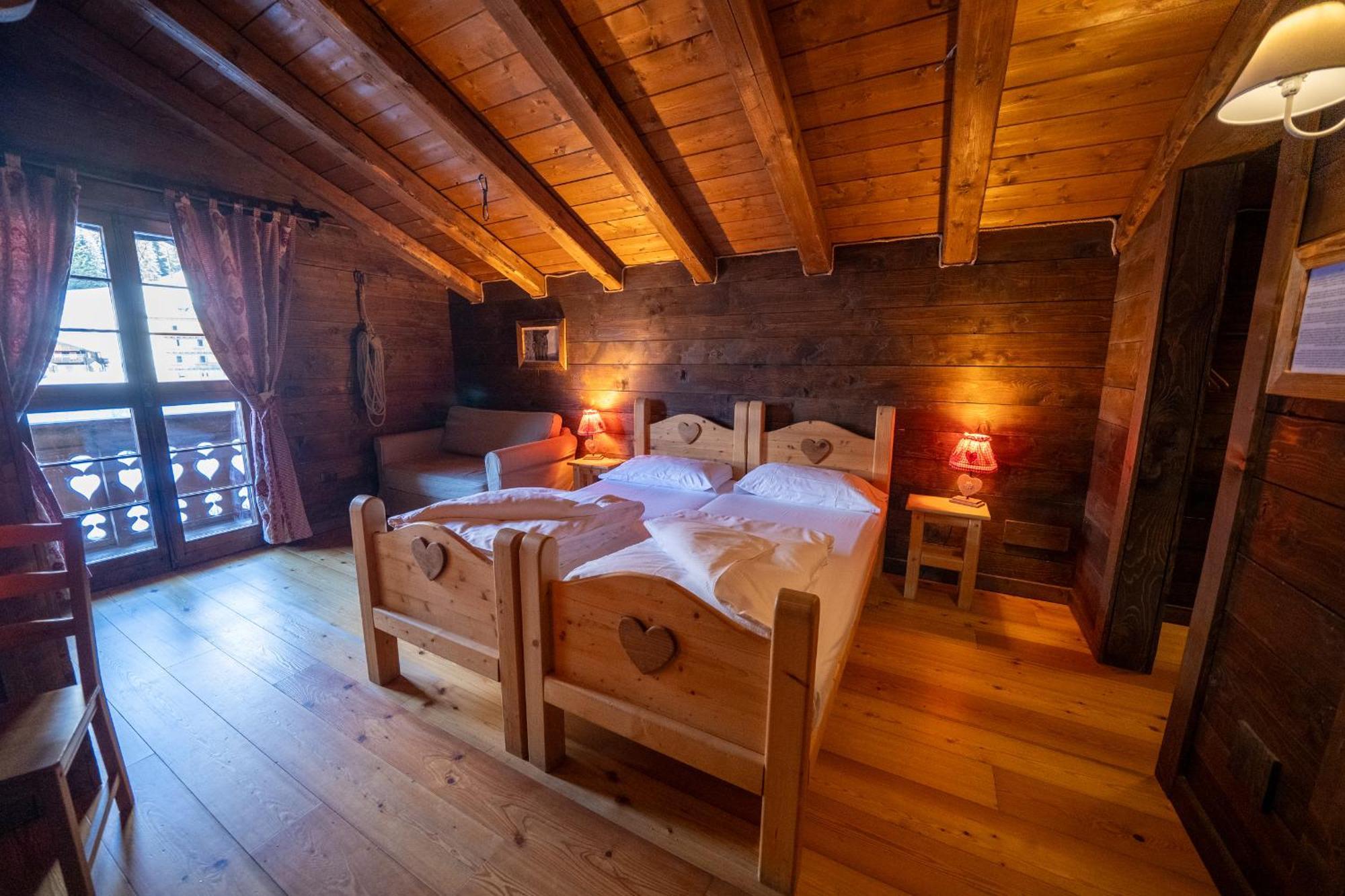 Eirl Dolomites Retreat 3*